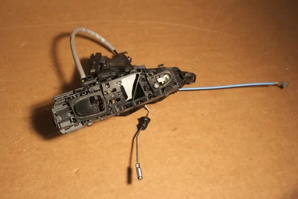 Vänster bakdörrslås A0997309100 MERCEDES GLE 167 W167 image 3