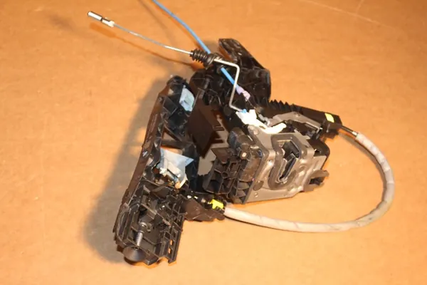 Vänster bakdörrslås A0997309100 MERCEDES GLE 167 W167 image 4