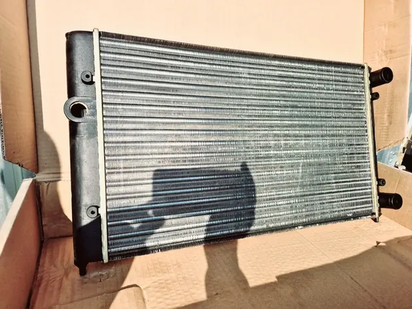 NIS651941 Motor Kylare VW Golf III image 2