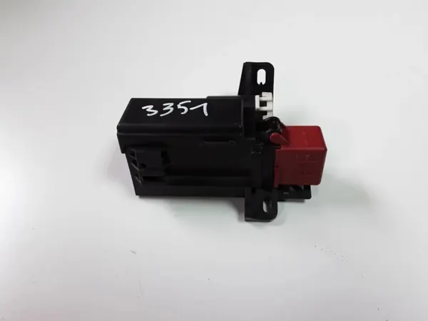 OEM 8S0937517 Batterireläsäkring för Audi TT Mk3 image 2