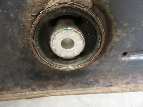 Hinterachsschwinge OEM 33316770459 BMW E53 X5 image 9