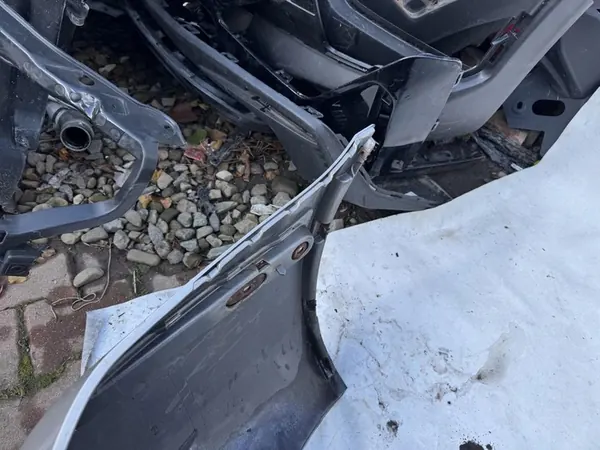 Paraurti anteriore Skoda Octavia I 2000-2004 OEM 1U0807221D image 6