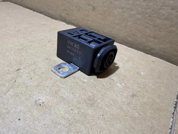 Audi A6 C8 Pyrotechnische zekeringklem OEM 4N0915519 image 2