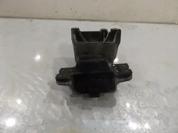 PASSAT B6 1.6 FSI Motorsteun 3C0199555N image 2