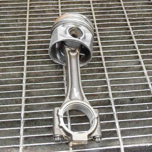 SKODA OCTAVIA II Kolv 1.6L 03L107065J image 2