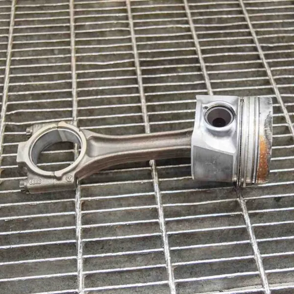 SKODA OCTAVIA II Kolv 1.6L 03L107065J image 3