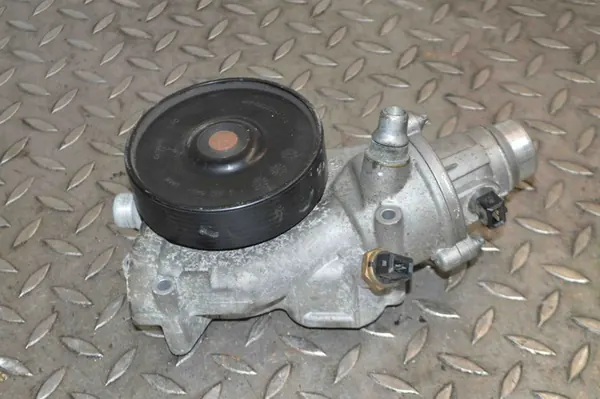 Vattenpump BMW X6 S63B44B image 3