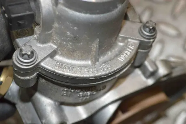 Vattenpump BMW X6 S63B44B image 4