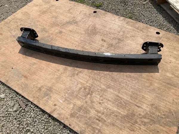 Viga parachoques trasero OEM 850321K11A Nissan Juke image 5