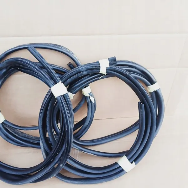 Junta de puerta trasera OEM KAY3904 para Renault Kangoo II image 3