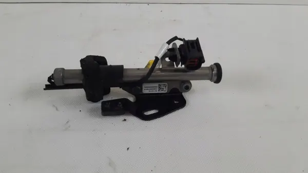 Volvo V60 II Pyrotekninen Konepeltilukko OEM 31468155 image 2