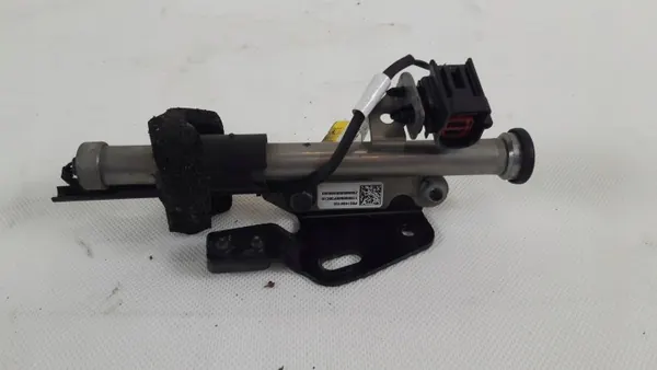 Volvo V60 II Pyrotekninen Konepeltilukko OEM 31468155 image 3