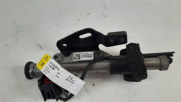 Volvo V60 II Pyrotekninen Konepeltilukko OEM 31468155 image 6