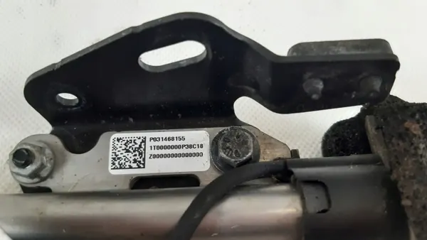 Volvo V60 II Pyrotekninen Konepeltilukko OEM 31468155 image 7