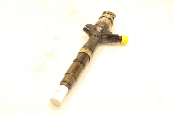 Toyota Avensis II T25 2.0D4D Injektor image 2