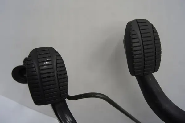 BMW X1 F48 Gas-, Brems-, Kupplungspedale image 3