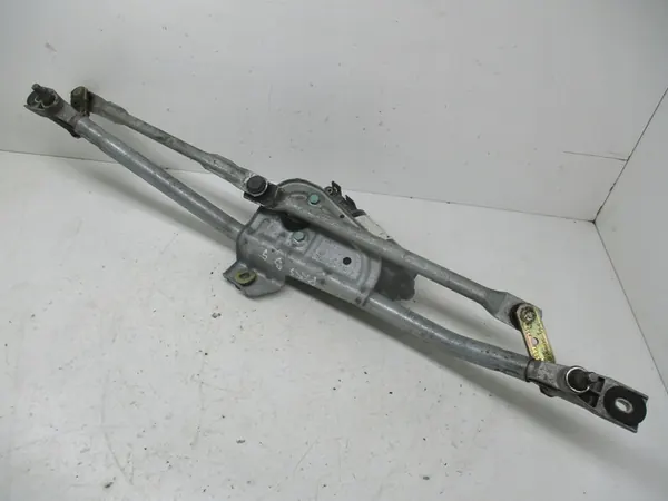 Passat B5 Etupyyhkijän Moottori 8D1955605B image 2