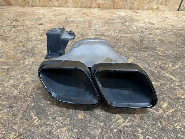 Mercedes GLE W167 AMG uitlaatpunt rechts OEM A0004902600 image 2