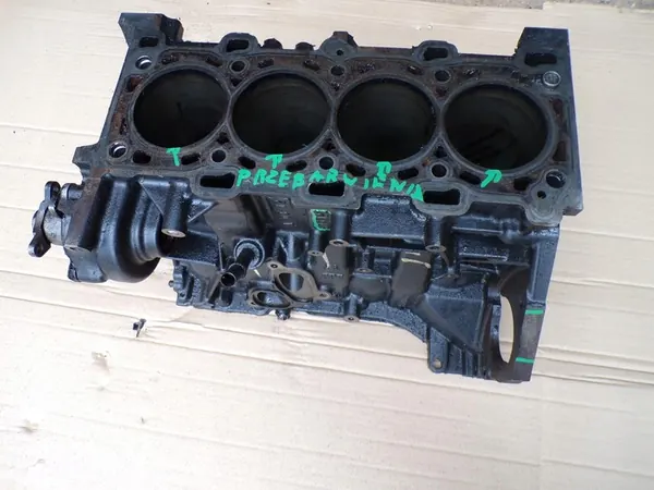 NISSAN X-TRAIL QASHQAI 2.0 DCI Engine Block M9R D833 809123 image 2