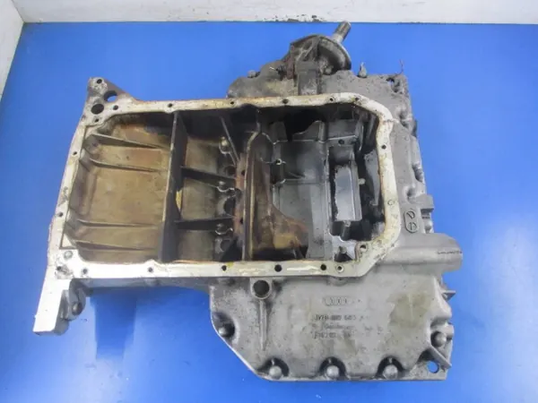 AUDI A4 B5 2.8 Oljetunna 078103604T image 4