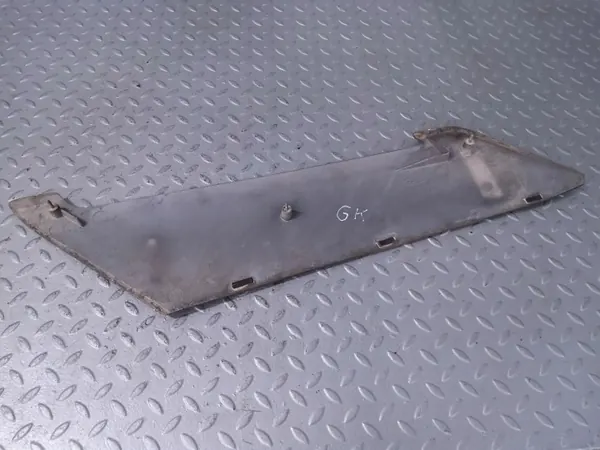 Garniture de pilier arrière gauche Ford Granada OEM 78GBF018K28ABW image 4