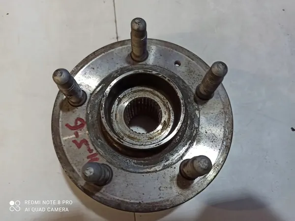 Saab 9-5 2010 Mozzo e cuscinetti posteriore sinistro OEM image 2