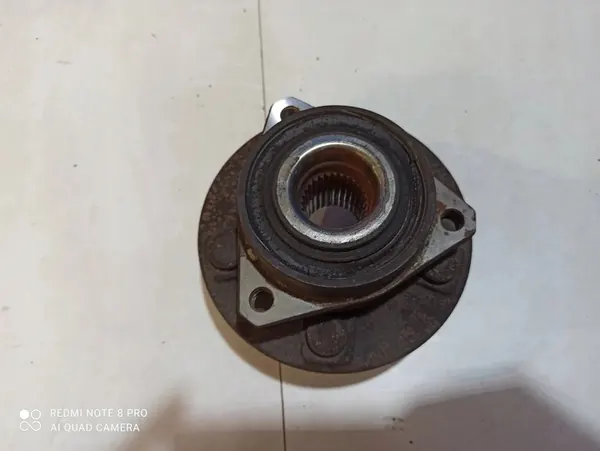 Saab 9-5 2010 Mozzo e cuscinetti posteriore sinistro OEM image 3