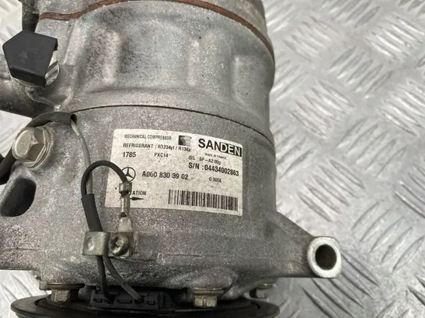 Ilmastointikompressori Mercedes C300 W205 A0008303902 image 5