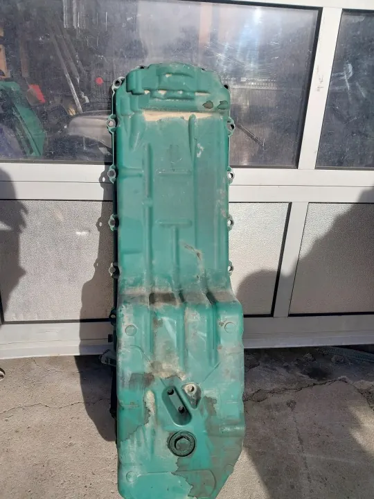 Volvo FH Ölwanne OEM 23520436 - Gebraucht image 2