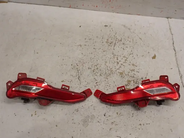 Peruutusvalo vasen taka Kia OEM 92405-J71 Käytetty image 2