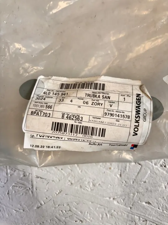 Tuyau d'air Audi VW 4.2 TDI OEM 4L0145941 - Occasion image 10