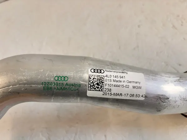 Tuyau d'air Audi VW 4.2 TDI OEM 4L0145941 - Occasion image 8