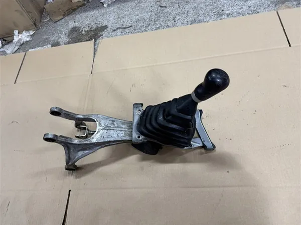 Bouton de sélection de vitesse Suzuki Jimny 2013 image 2