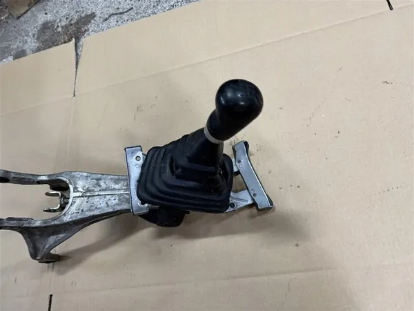 Bouton de sélection de vitesse Suzuki Jimny 2013 image 3