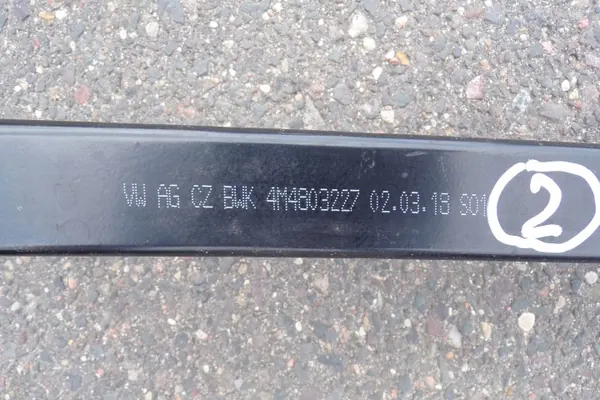 OEM 4M4803227 Linker Onderstelversterking VW Touareg CR7 III image 3