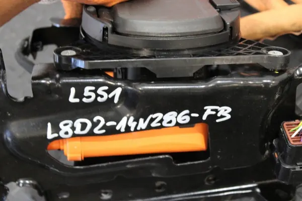 Tomada de carregamento L8D2-14N286-FB Land Rover Evoque image 3