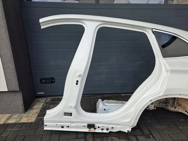 BMW X1 F48 Neljännespaneeli OEM A96 Vasen Taka image 4