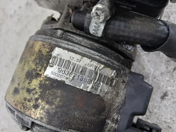 Bomba de suspensión Citroen OE 963671388000 - Usada image 3