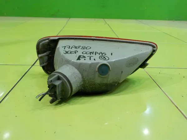 JEEP COMPASS I LIFT 2.2 CRD Luz Trasera Derecha 57010716AB image 2