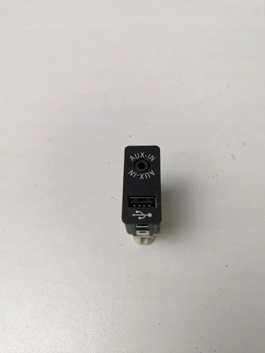 BMW USB-aansluiting OEM 84109237654 voor 5 GT F07 image 2