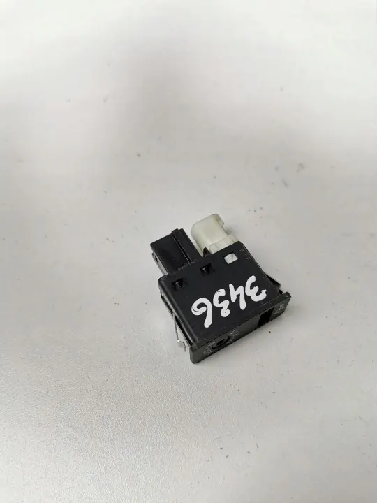 BMW USB-aansluiting OEM 84109237654 voor 5 GT F07 image 4