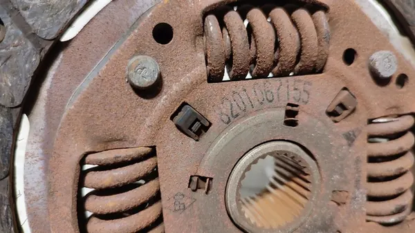 Kytkinpainelevy 1.6 16V Dacia Duster I Lift image 5