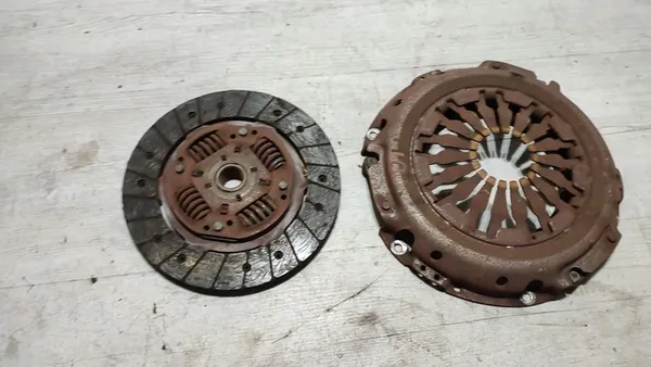 Kytkinpainelevy 1.6 16V Dacia Duster I Lift image 6