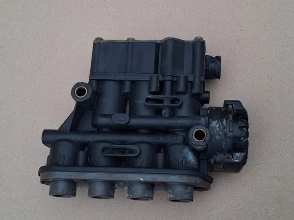 VANNE DE SUSPENSION AIR ECAS WABCO RENAULT VOLVO K019821 image 3