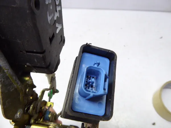 VOLVO V40 LIFT 95-04 Hintere Linke Türschloss Betätiger 3 4 Pins OEM image 5