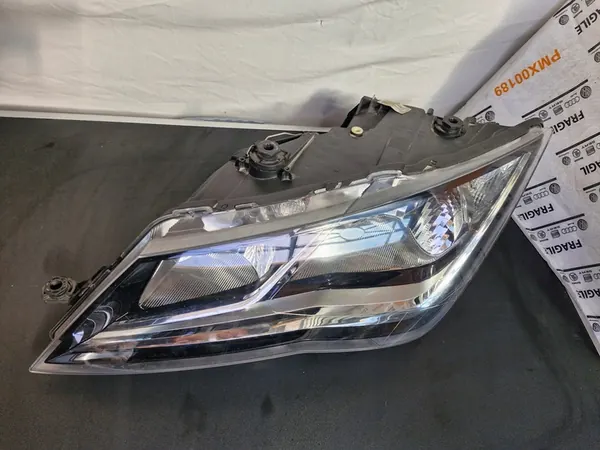 SEAT LEON III Farol Esquerdo 5F1941005A image 2