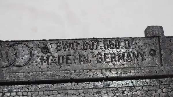 Etupuskuri Vaahdon Audi A4 B9 2015- 8W0807550D image 8