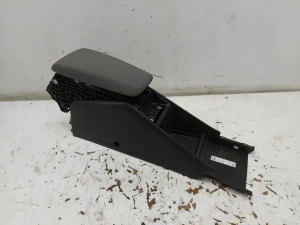 SKODA Enyaq iV85 mittkonsol armstöd OEM SKOENYPod5771093 image 2