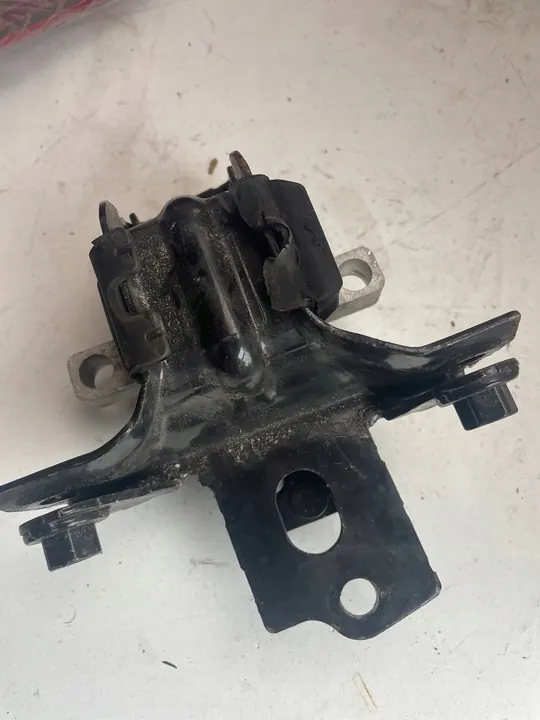 AUDI A1 8X Vaihteiston Tuki 6R0199555F 1.4TDI image 2