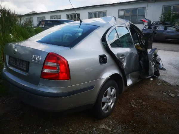 Colector de escape OEM EIS-2057024 para Skoda Octavia 1.9L image 8